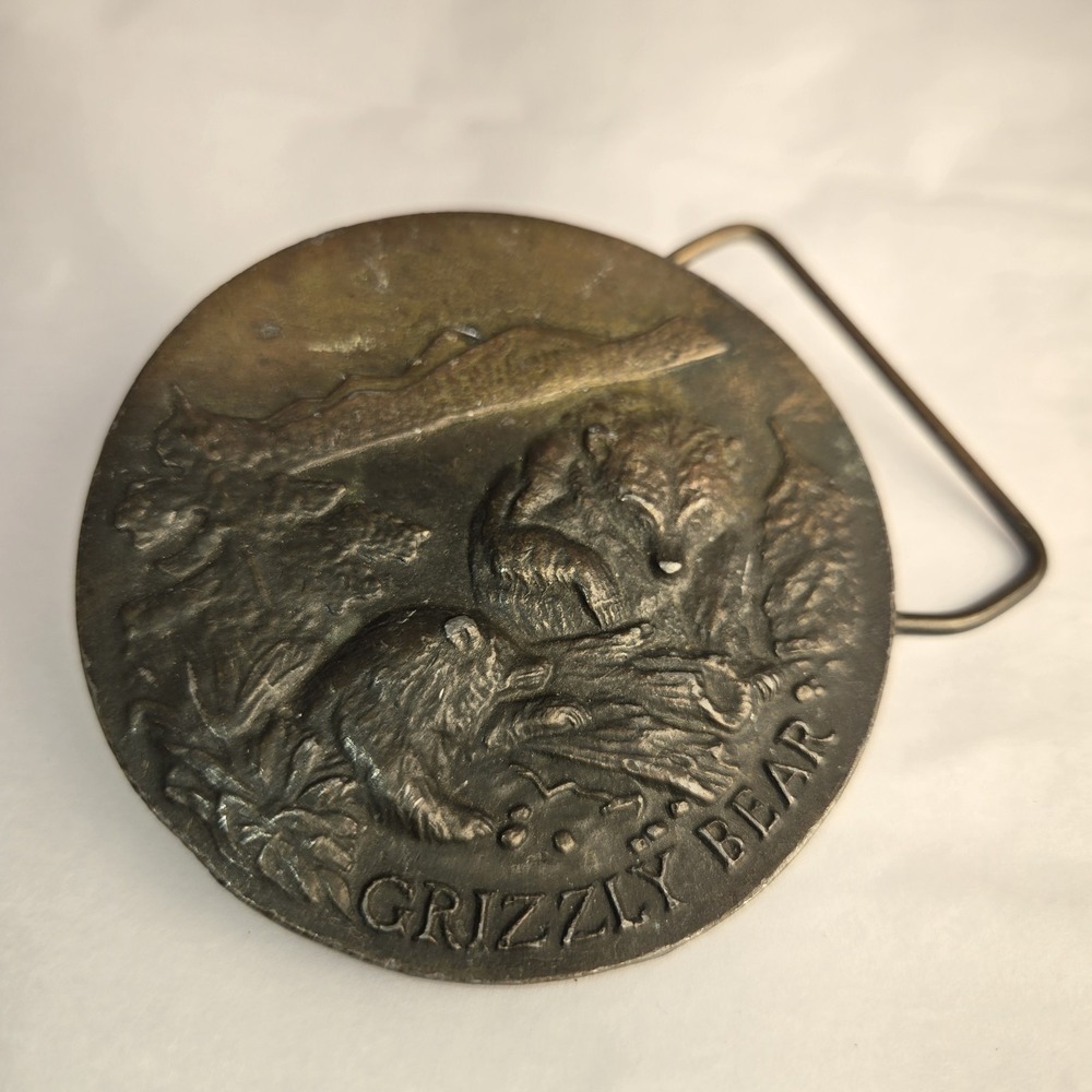 Boulware Grizzly Bear Round Solid Brass Western Americana Belt Buckle No. 260
